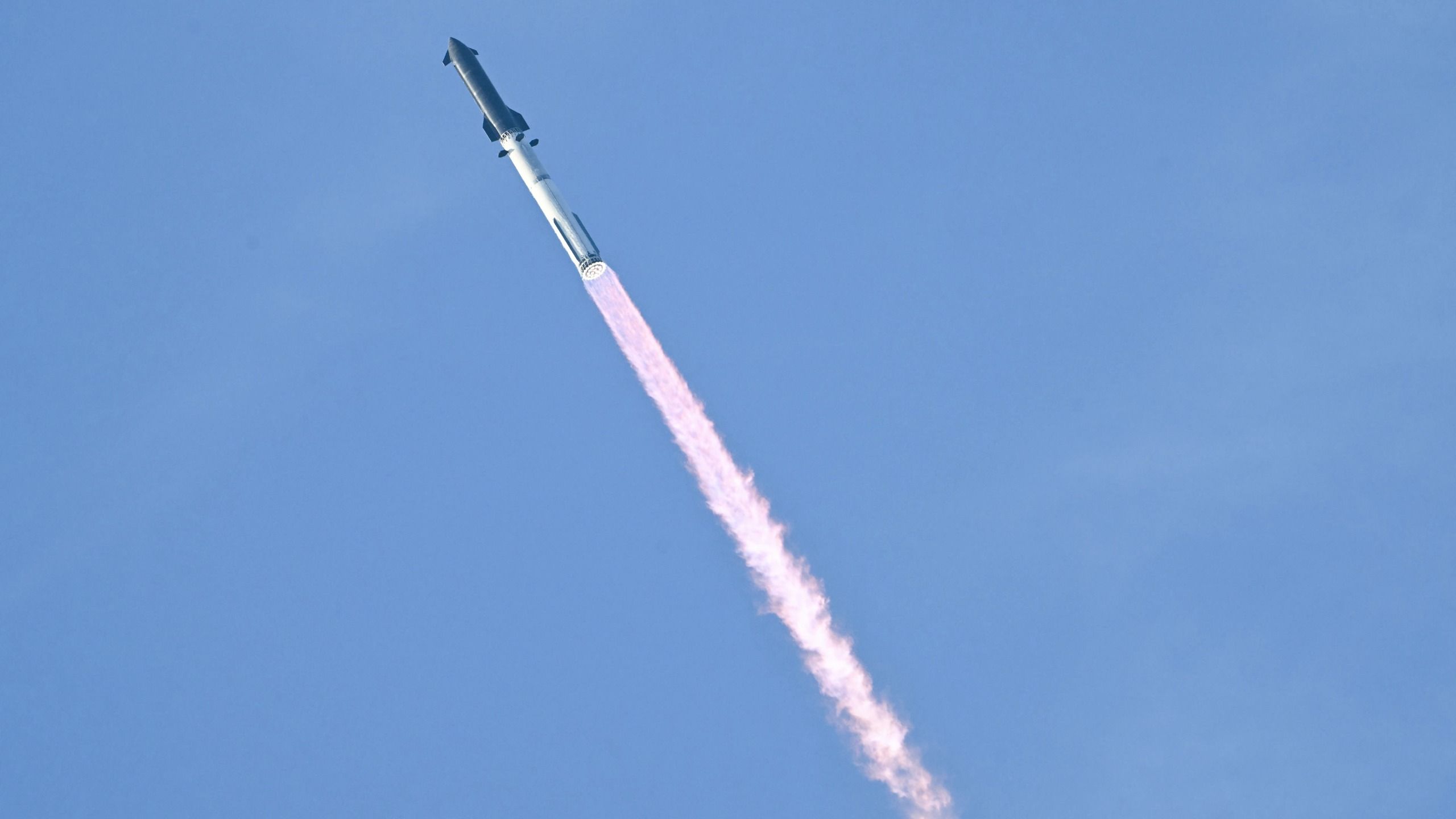 SpaceX launches Starship into orbit for 1st time — largest rocket ever built notches key milestone on dramatic Flight 14 test